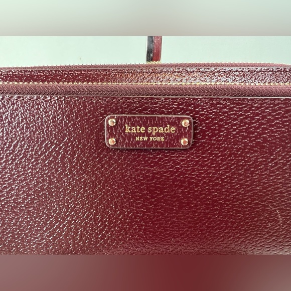 Kate Spade Cherrywood Jeanne Large Carryall Wristlet NWT